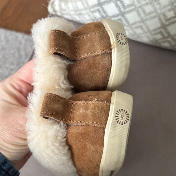 UGG Tan and Cream Sheepskin Slippers - Picture 5 of 9